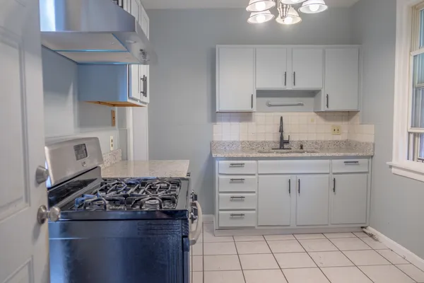 $1,700 | 5445 West 64th Street, Unit 2, Chicago, IL 60638