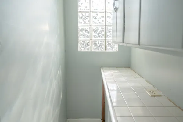 $1,700 | 5445 West 64th Street, Unit 2, Chicago, IL 60638