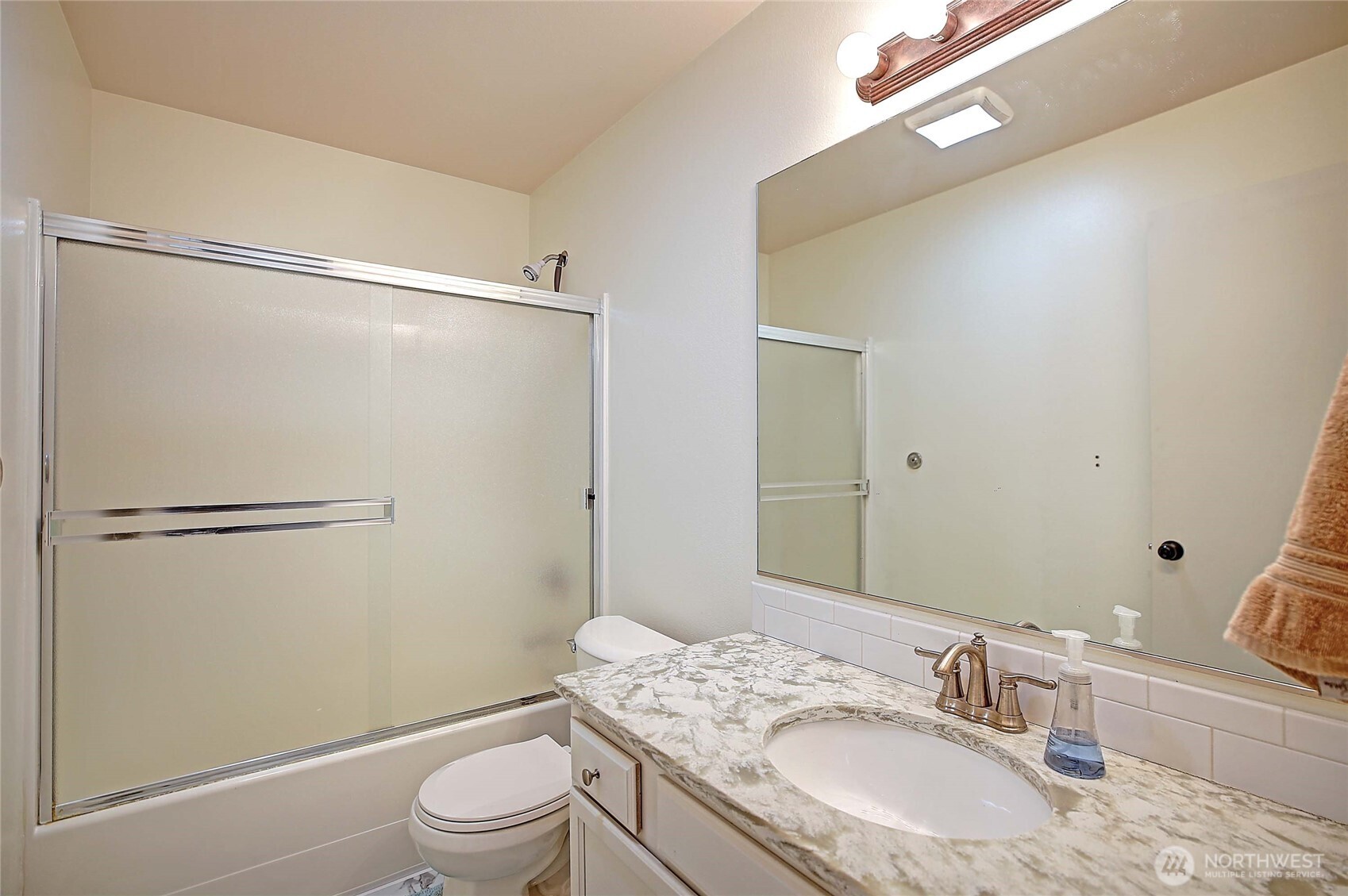 2002 Tundra Loop Mount Vernon, WA 98273 - Photo 14 of 23