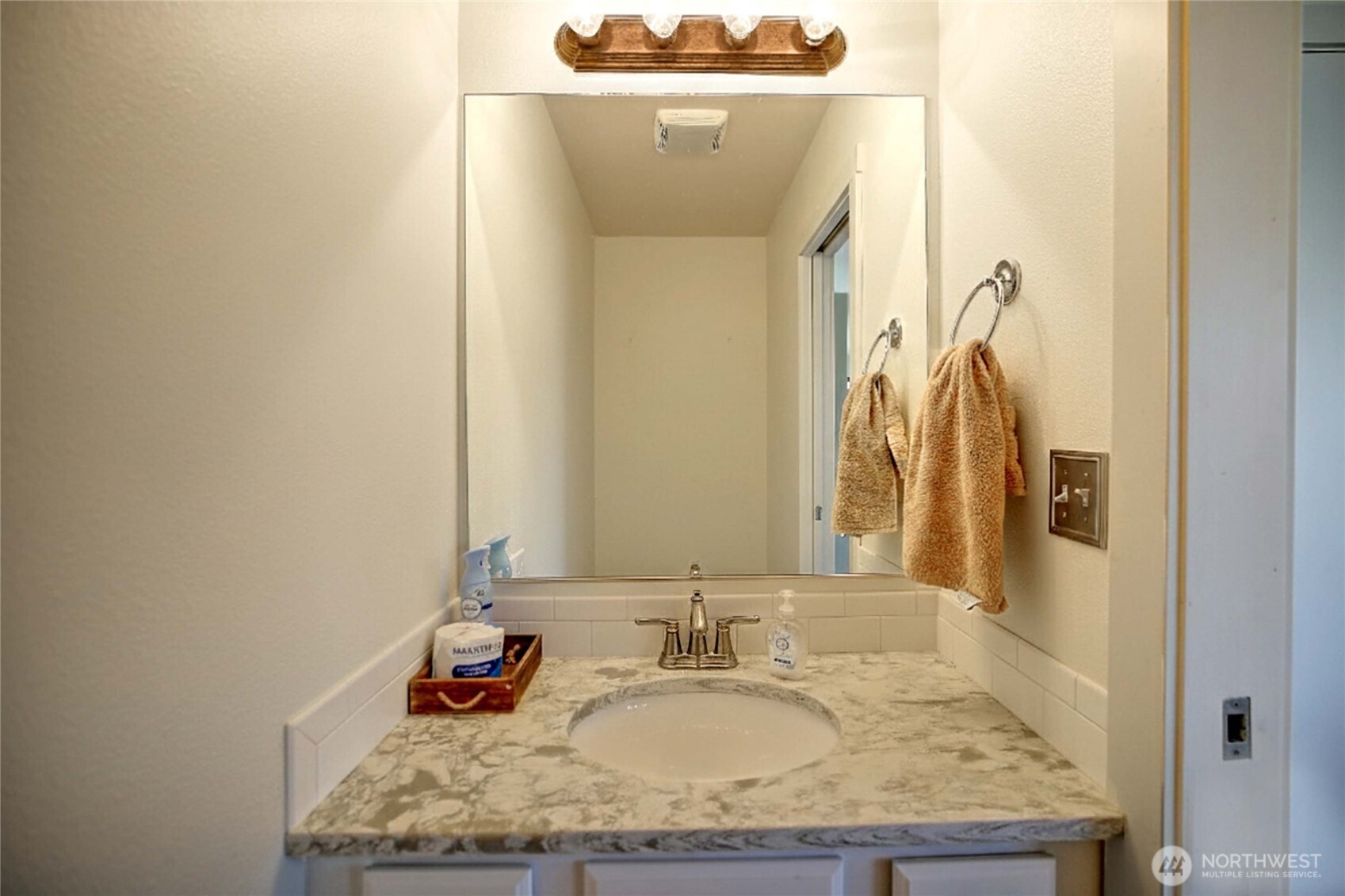 2002 Tundra Loop Mount Vernon, WA 98273 - Photo 9 of 23