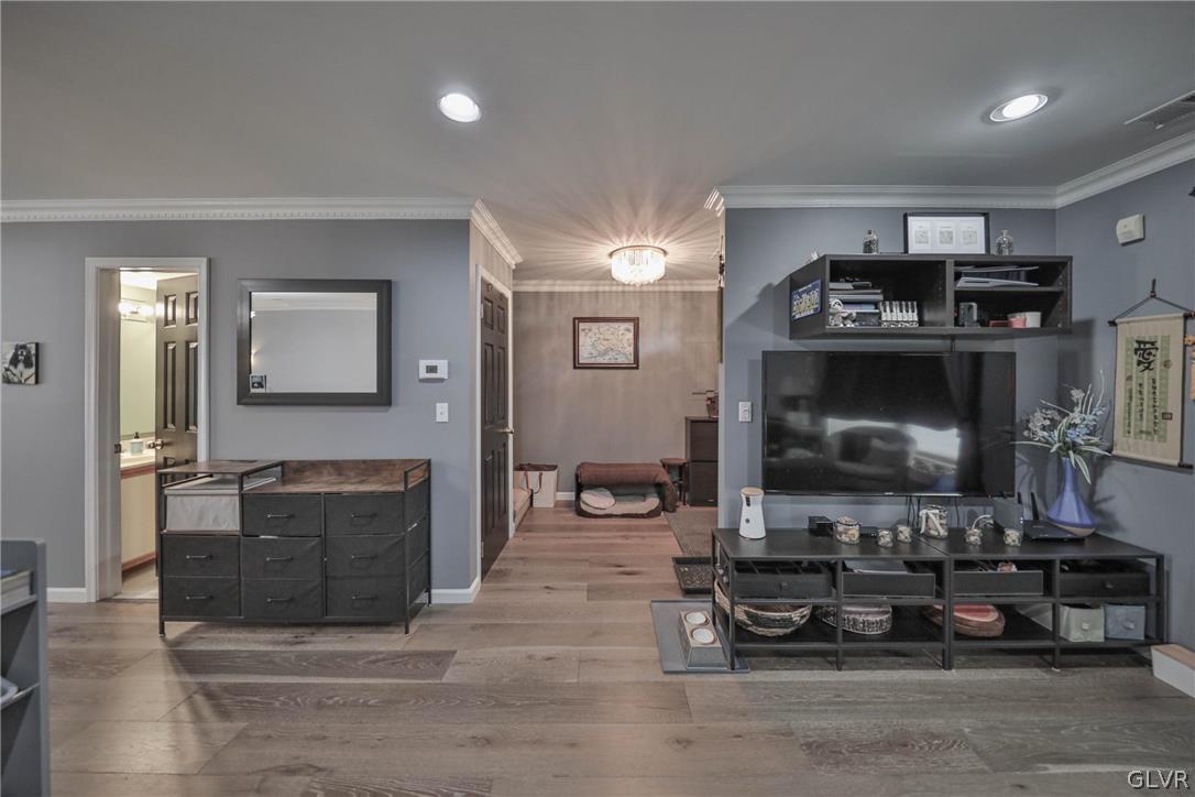 1258 Forest Road Whitehall, PA 18052 - Photo 4 of 40 Gallery Image 4