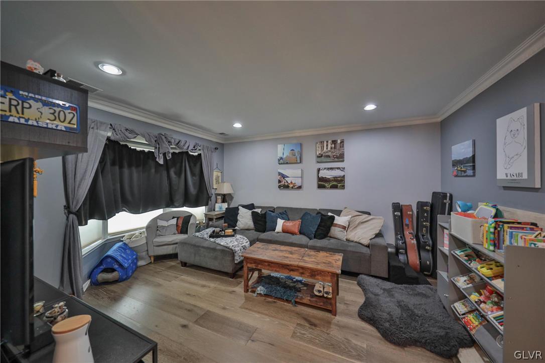 1258 Forest Road Whitehall, PA 18052 - Photo 6 of 40 Gallery Image 6