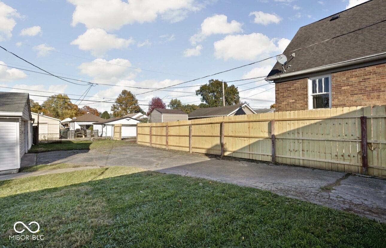 4648 Brookville Road Indianapolis, IN 46201 - Photo 17 of 21