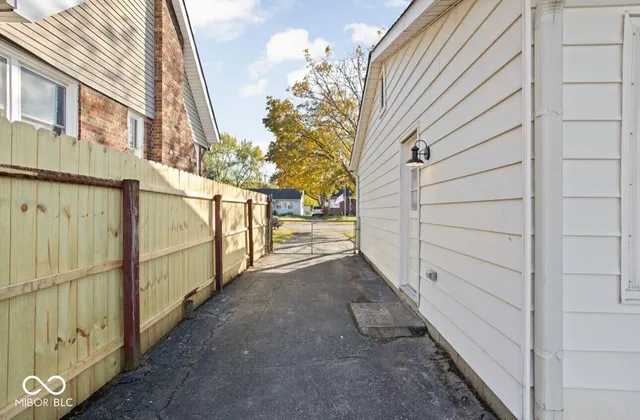 $200,000 | 4648 Brookville Road, Indianapolis, IN 46201