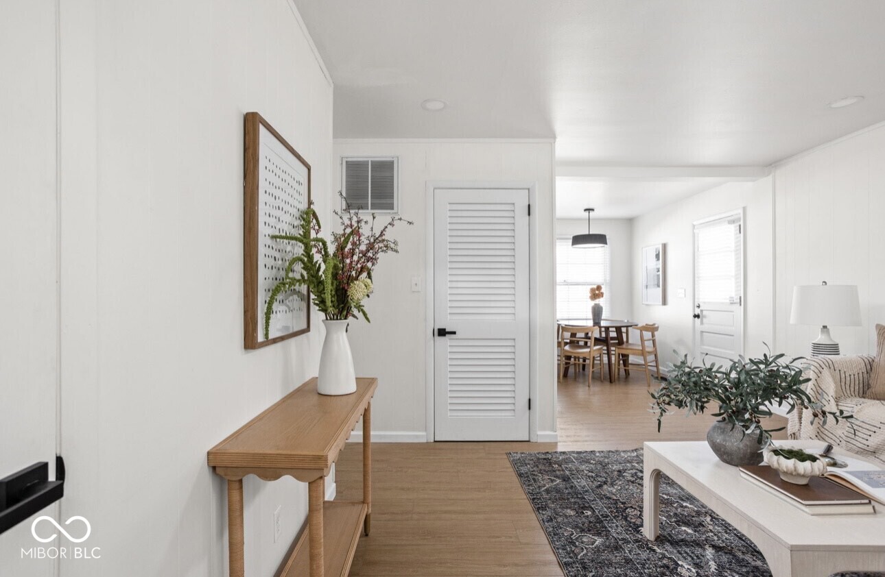 4648 Brookville Road Indianapolis, IN 46201 - Photo 6 of 21