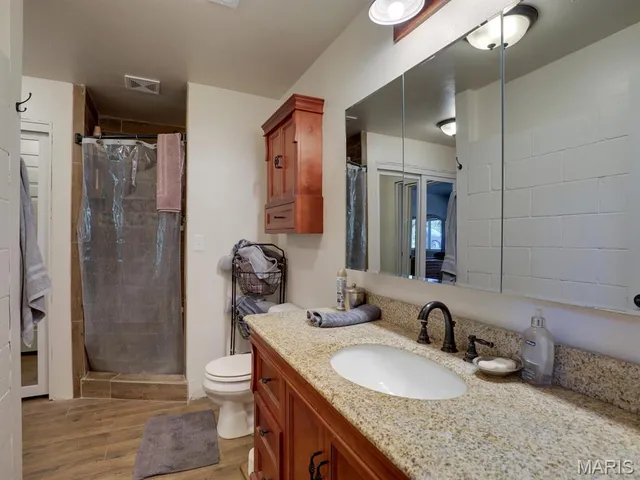 $630,000 | 32019 County Road 358, Canton, MO 63435