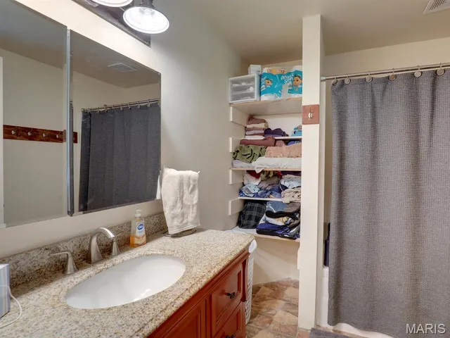 $630,000 | 32019 County Road 358, Canton, MO 63435