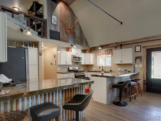 $630,000 | 32019 County Road 358, Canton, MO 63435