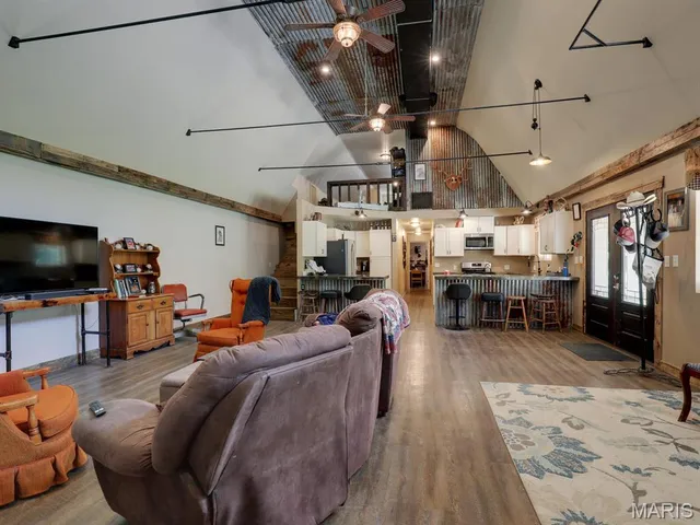 $630,000 | 32019 County Road 358, Canton, MO 63435