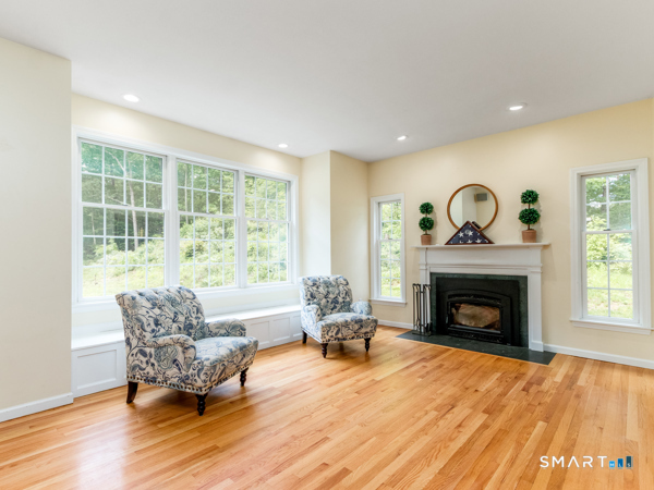34 R Goldfinch Road Durham, CT 06422 - Photo 6 of 36 Living room