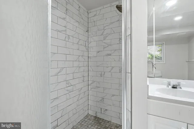 $5,200 | 5715 Massachusetts Avenue, Bethesda, MD 20816