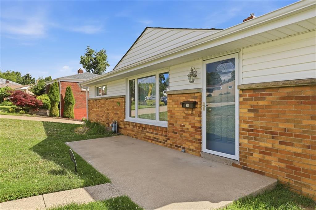 5229 Meadowcrest Road Pittsburgh, PA 15236 - Photo 2 of 35