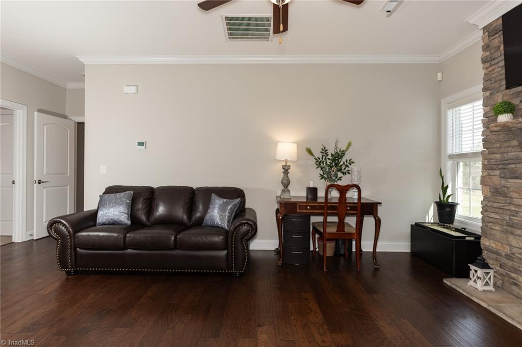 2826 Fallin Court High Point, NC 27262 - Photo 18 of 45