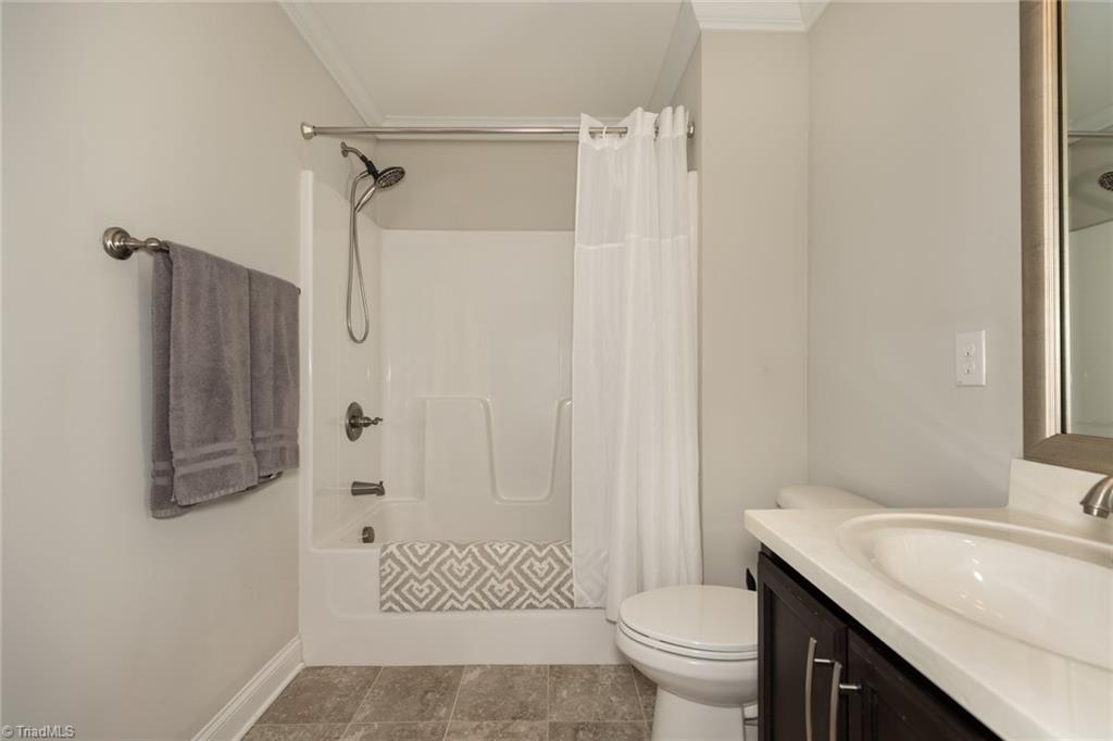 2826 Fallin Court High Point, NC 27262 - Photo 33 of 45