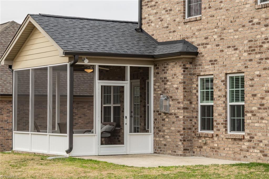 2826 Fallin Court High Point, NC 27262 - Photo 39 of 45