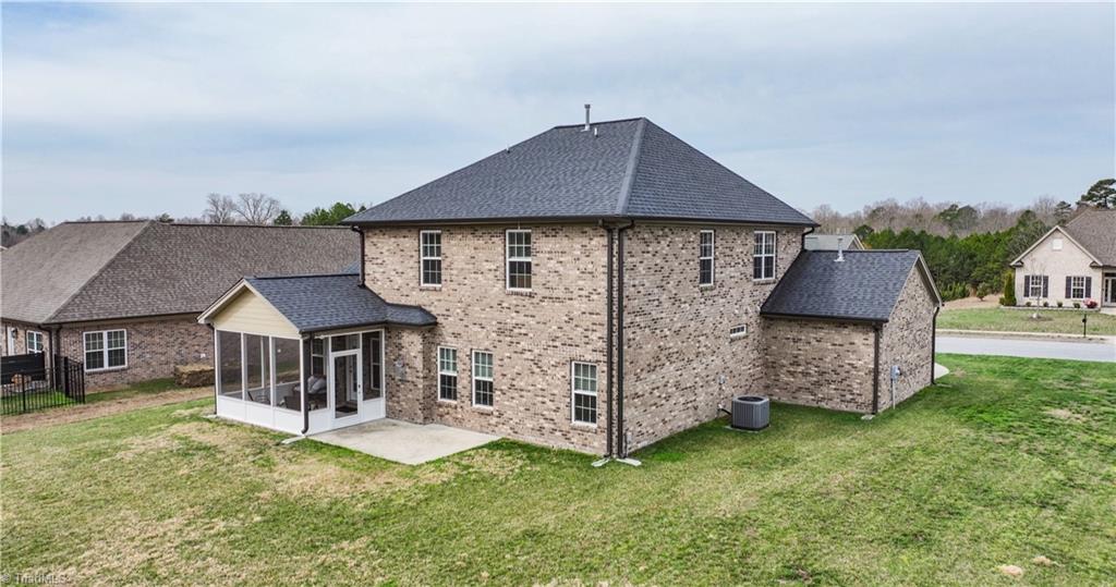 2826 Fallin Court High Point, NC 27262 - Photo 40 of 45