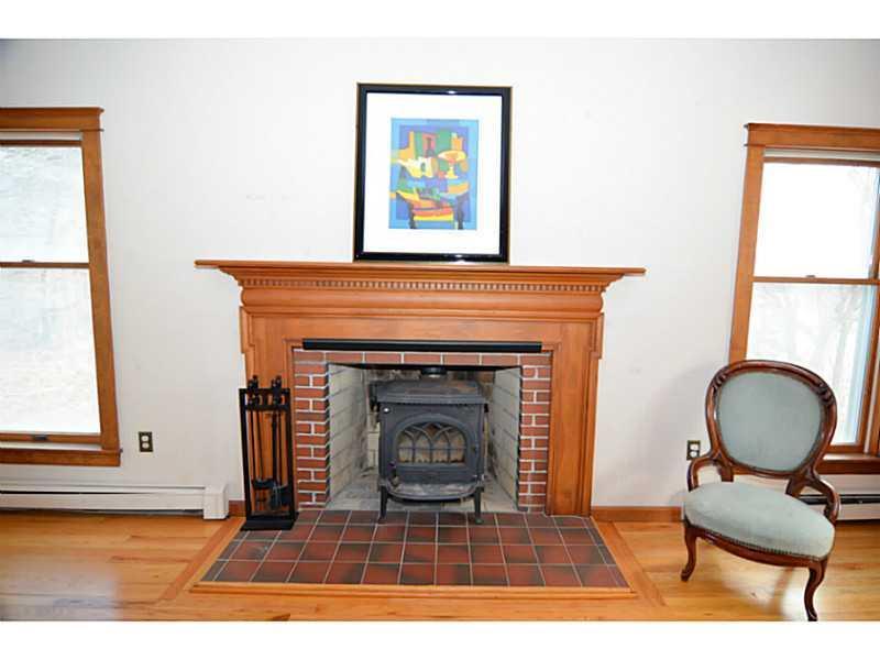 24 Field Road Cumberland Center, ME 04021 - Photo 11 of 24 Living Room.
