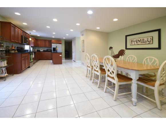 675 Straw Road Manchester, NH 03102 - Photo 11 of 25