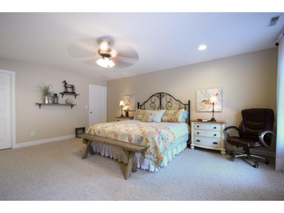 675 Straw Road Manchester, NH 03102 - Photo 24 of 25
