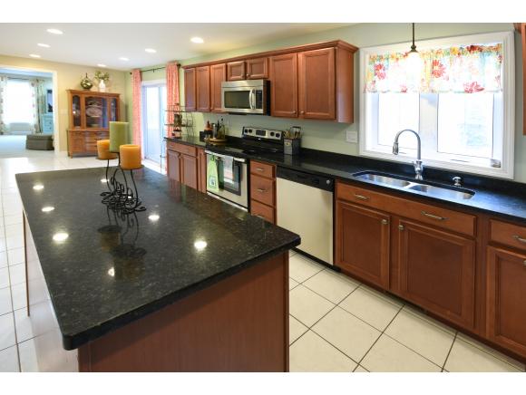 675 Straw Road Manchester, NH 03102 - Photo 8 of 25