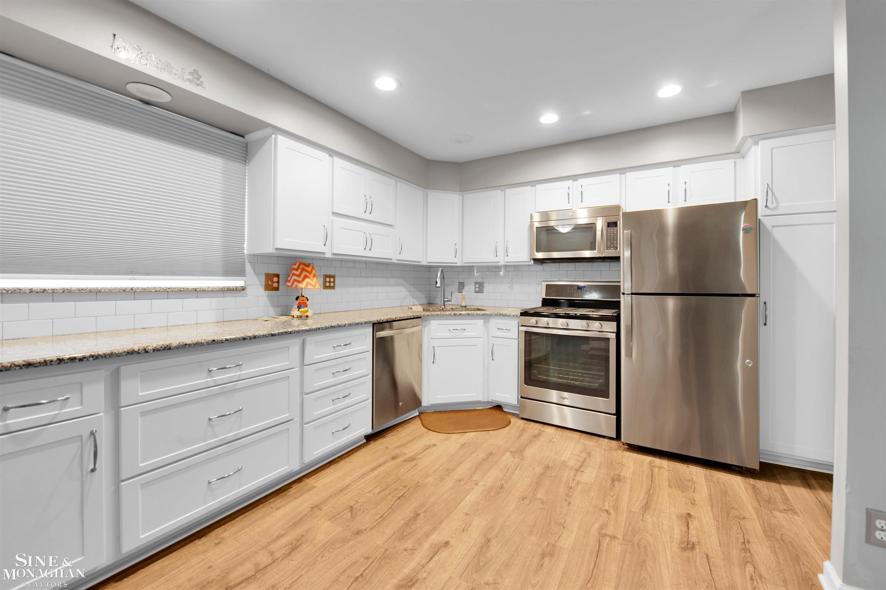 21636 Martin Road St. Clair Shores, MI 48081 - Photo 6 of 27