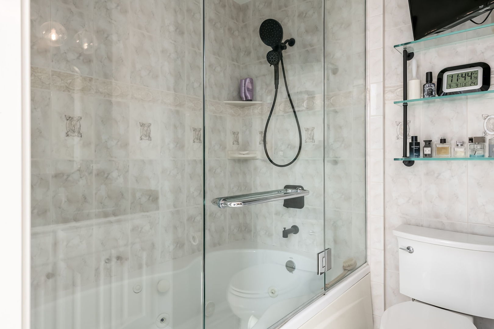 111 East Chestnut Street, Unit 37K Chicago, IL 60611 - Photo 26 of 37 a bathroom with a shower