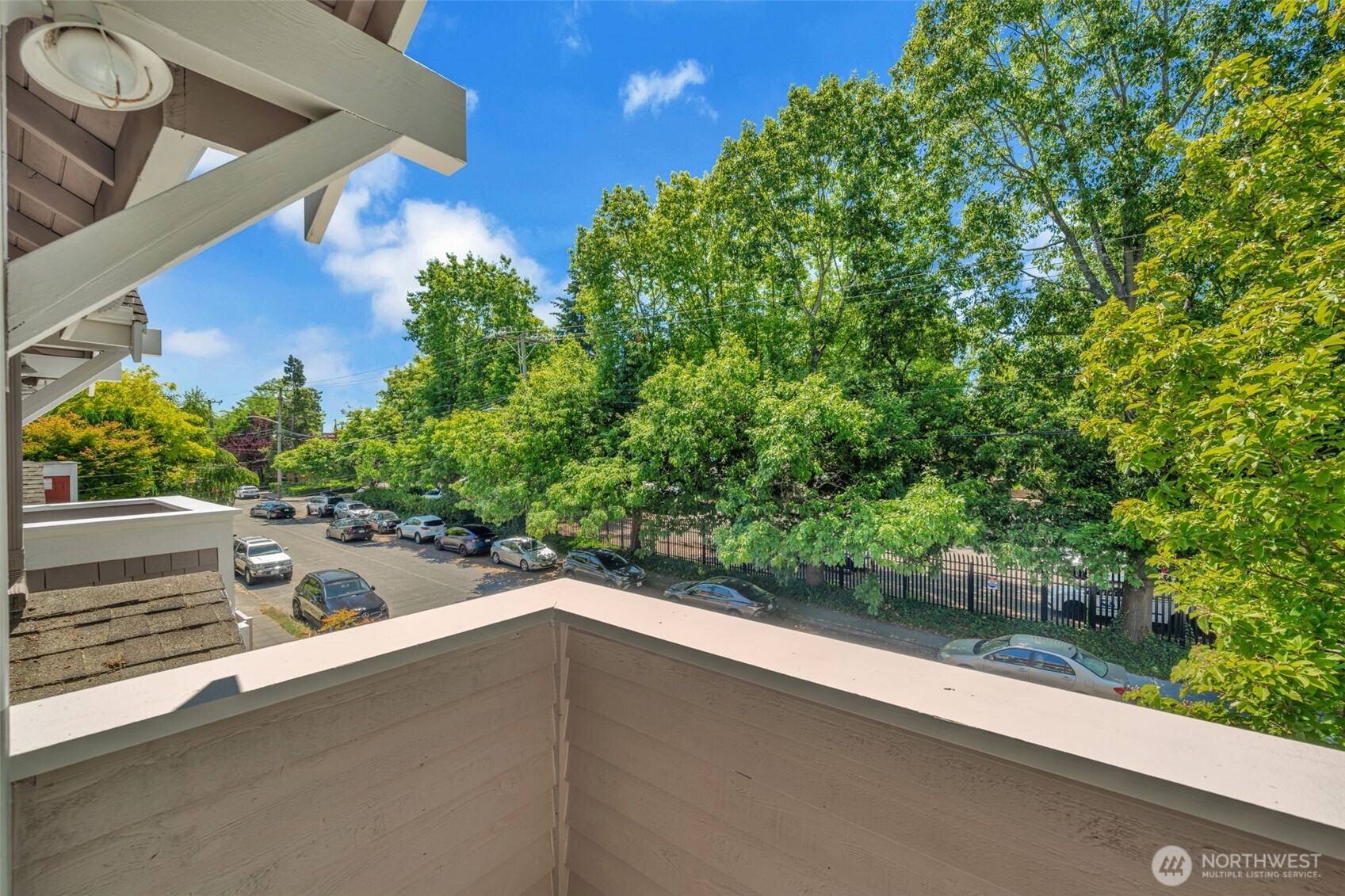 4720 Interlake Avenue North Seattle, WA 98103 - Photo 25 of 40