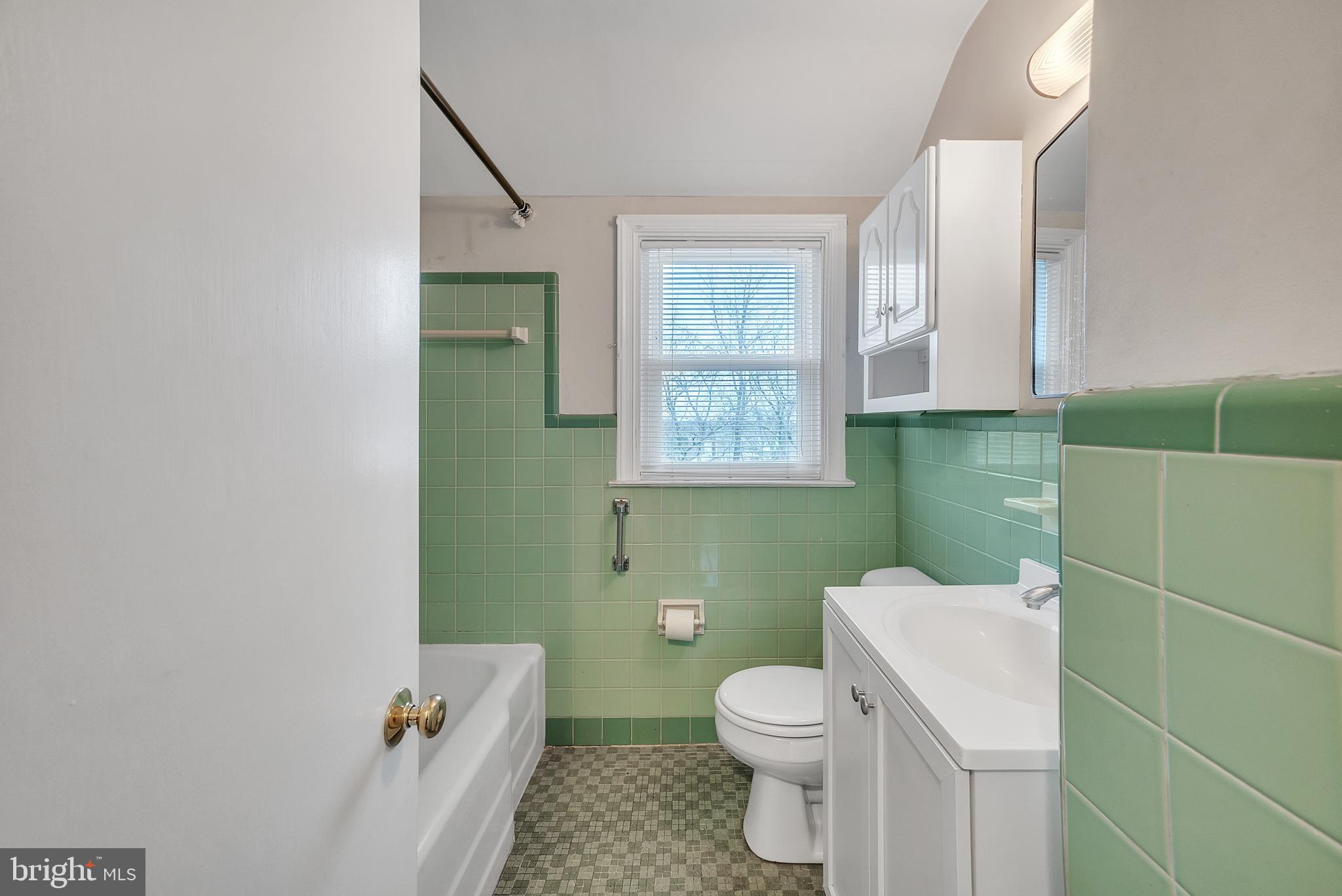 49 Dewey Road Cheltenham, PA 19012 - Photo 25 of 30 Bathroom