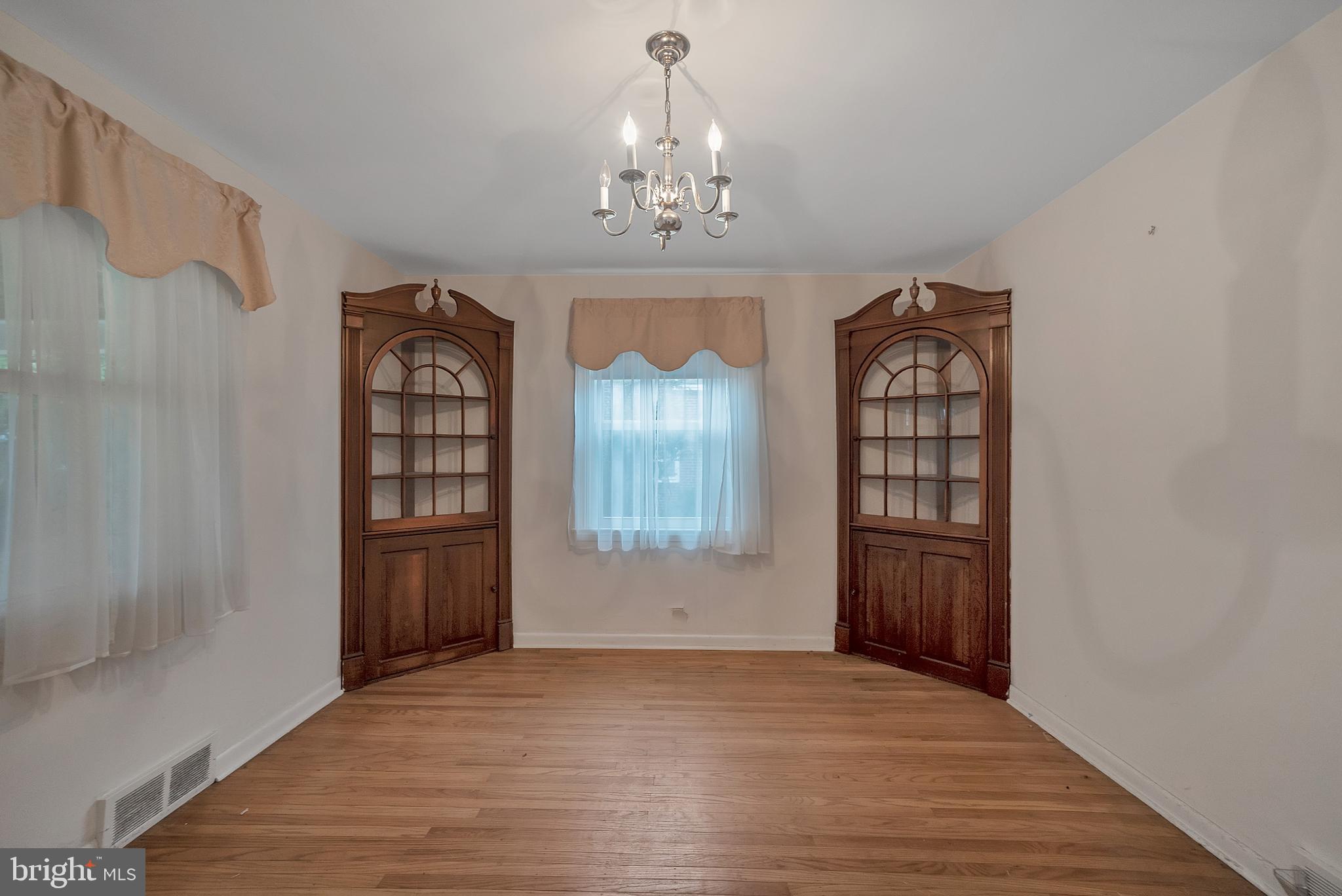 49 Dewey Road Cheltenham, PA 19012 - Photo 10 of 30 Dining Room