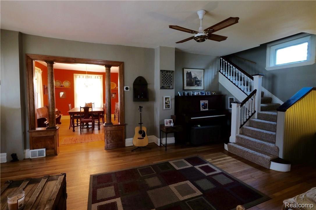 168 Moran Road Grosse Pointe, MI 48236 - Photo 8 of 37 DSCF4767.jpg