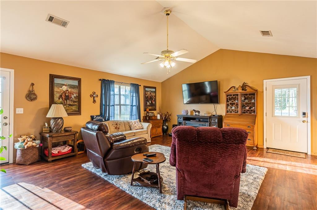 100 Moreno Road Glenmora, LA 71433 - Photo 9 of 25 Gallery Image 9