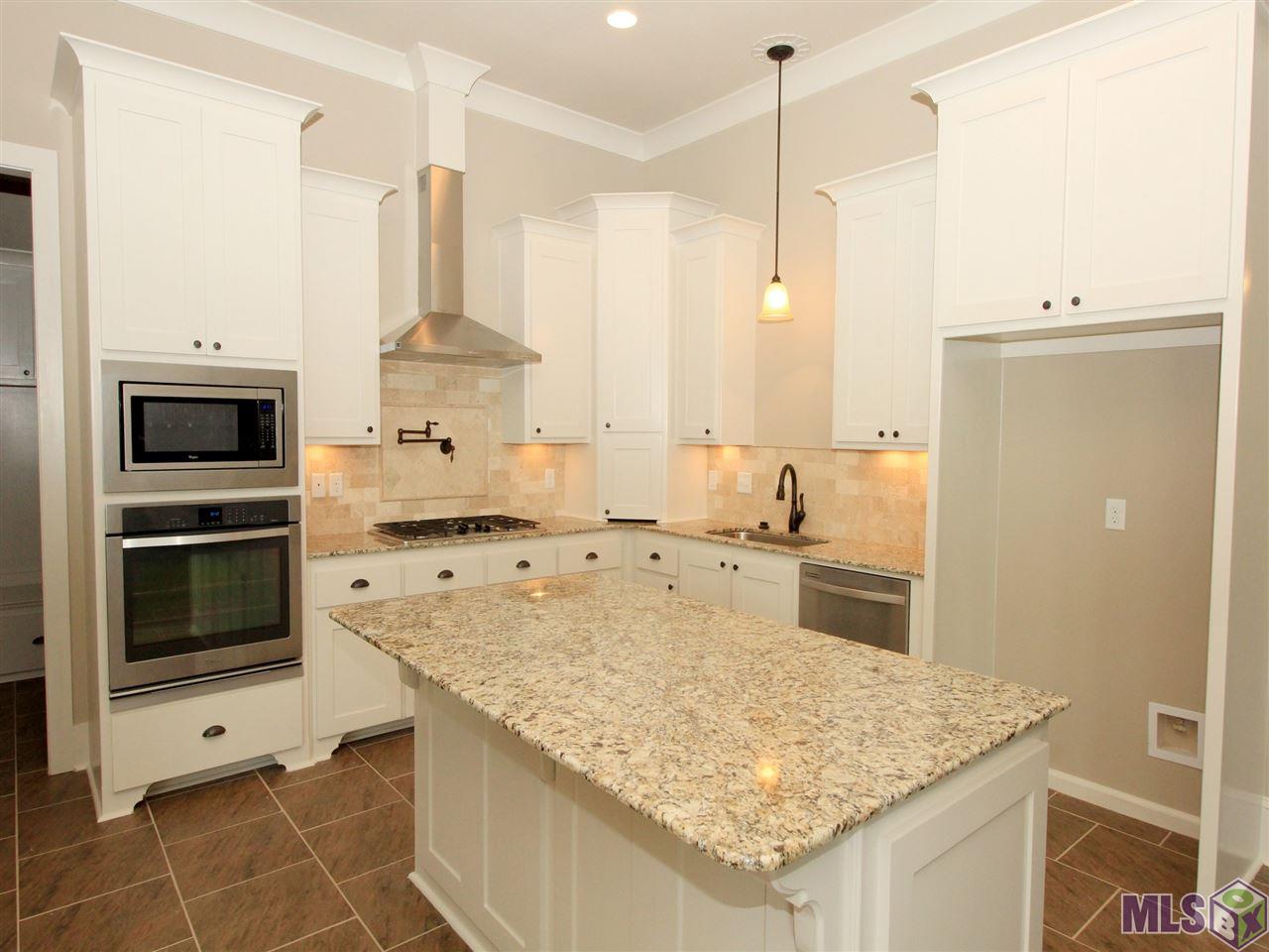 6517 Muir Street Baton Rouge, LA 70817 - Photo 11 of 31 Kitchen