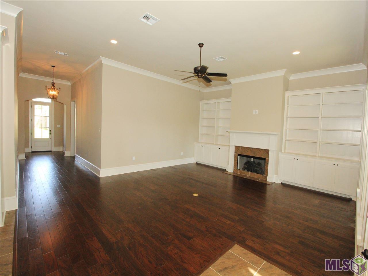 6517 Muir Street Baton Rouge, LA 70817 - Photo 7 of 31 Living Room