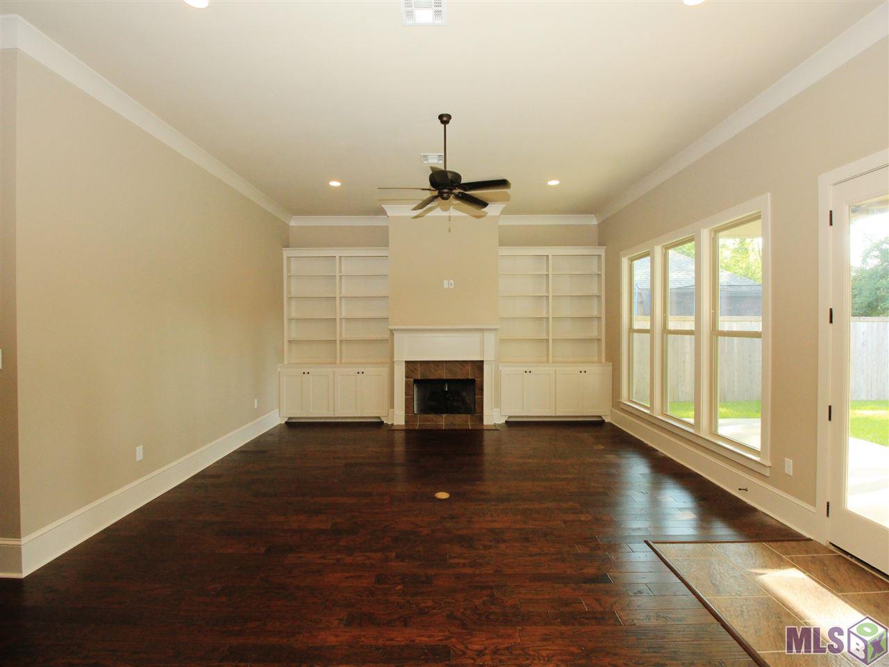 6517 Muir Street Baton Rouge, LA 70817 - Photo 8 of 31 Living Room