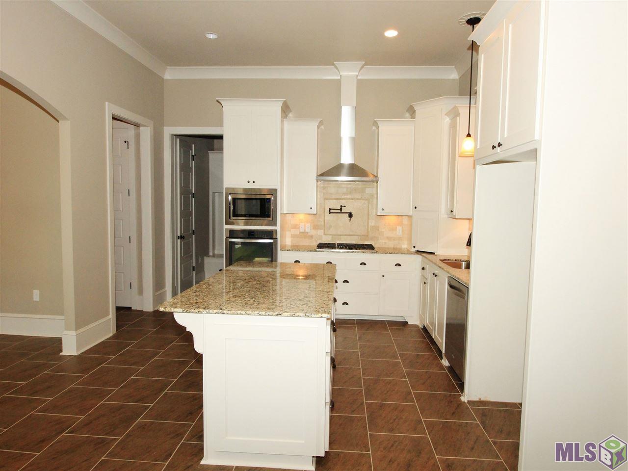 6517 Muir Street Baton Rouge, LA 70817 - Photo 9 of 31 Kitchen