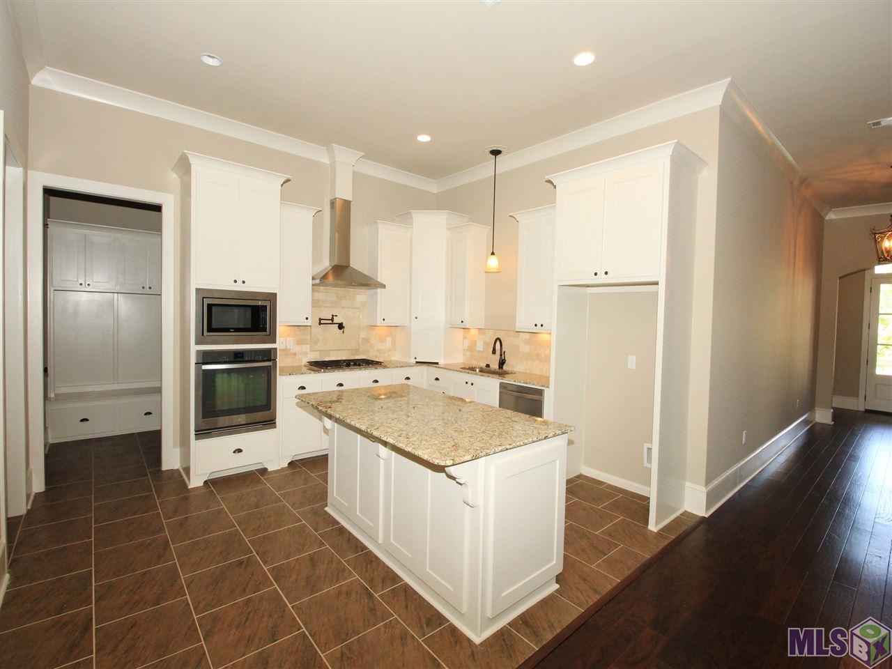 6517 Muir Street Baton Rouge, LA 70817 - Photo 10 of 31 Kitchen