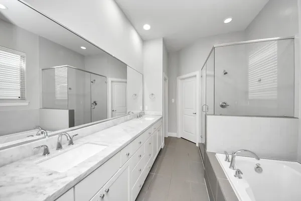 a close up view of bath tub