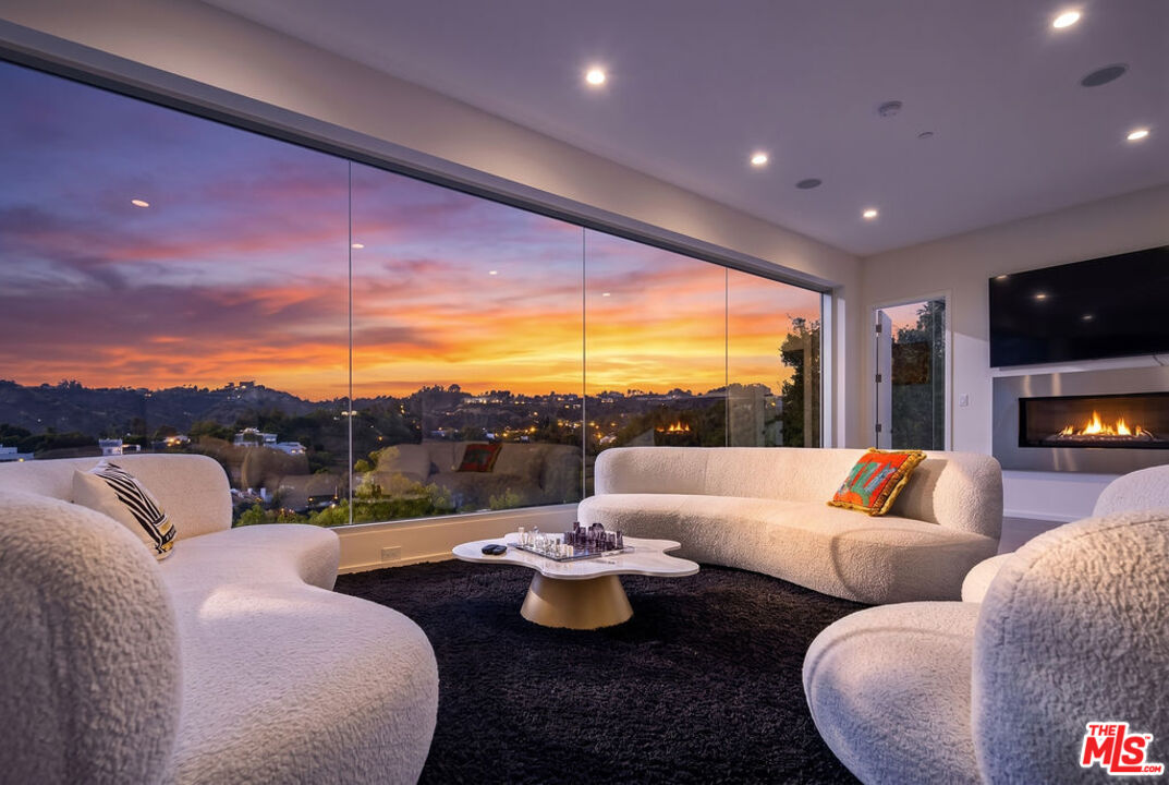 9716 Oak Pass Road Beverly Hills, CA 90210 - Photo 4 of 73