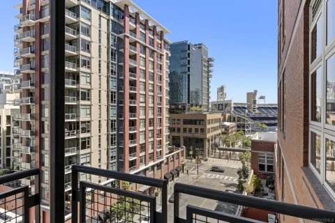 $1,319,900 | 877 Island Avenue, Unit 705, San Diego, CA 92101
