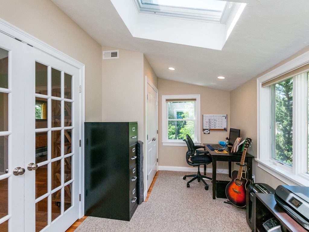 334 Florence Road Waltham, MA 02453 - Photo 16 of 26 Gallery Image 16