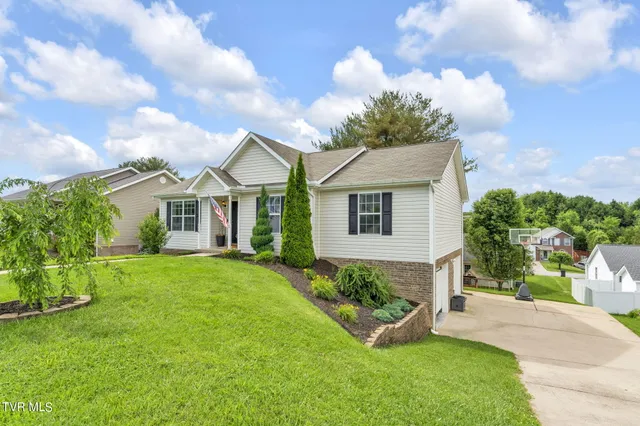 $308,000 | 118 Violet Lane, Bluff City, TN 37618