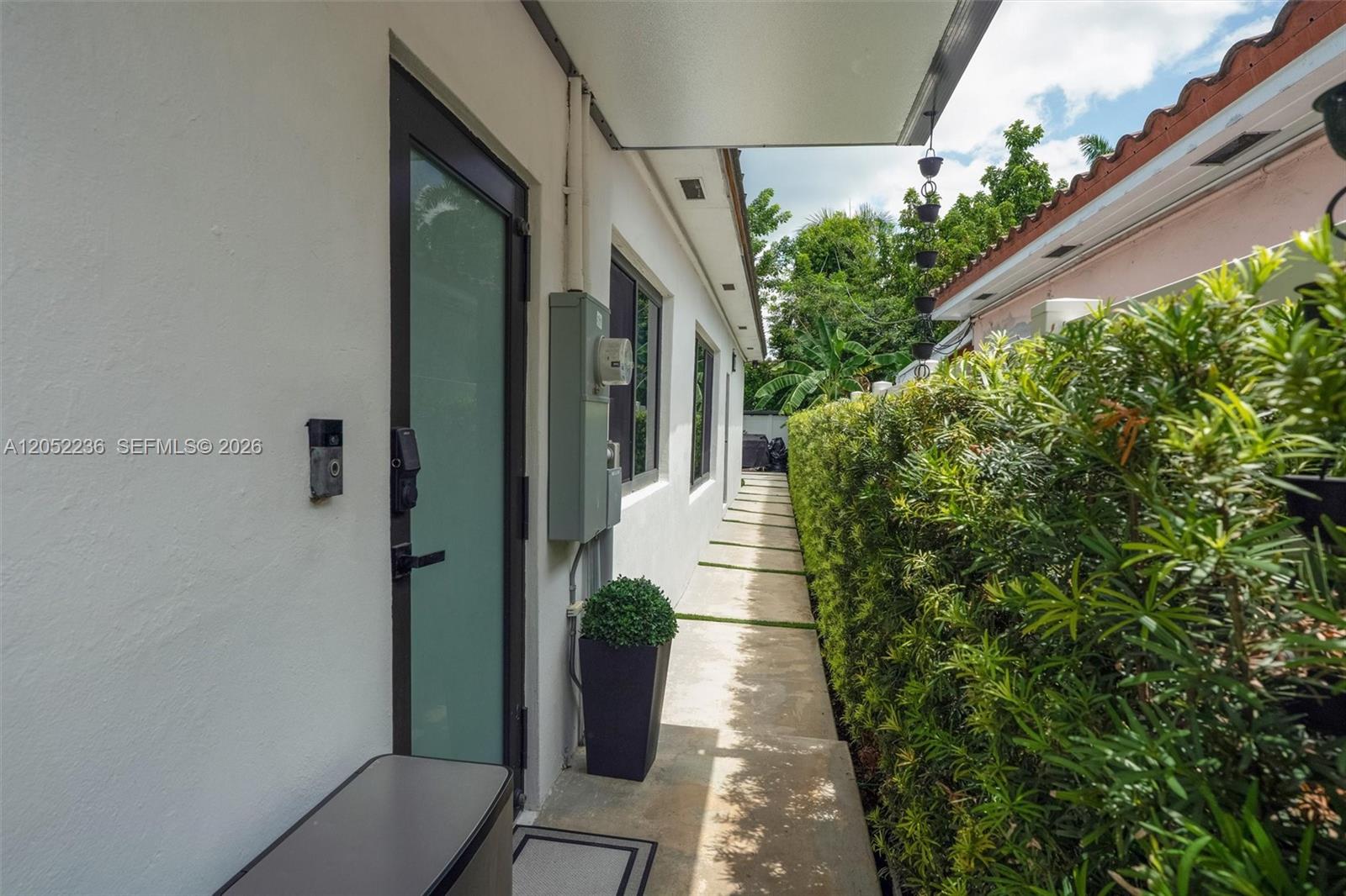 2484 Southwest 25th Street Miami, FL 33133 - Photo 40 of 48