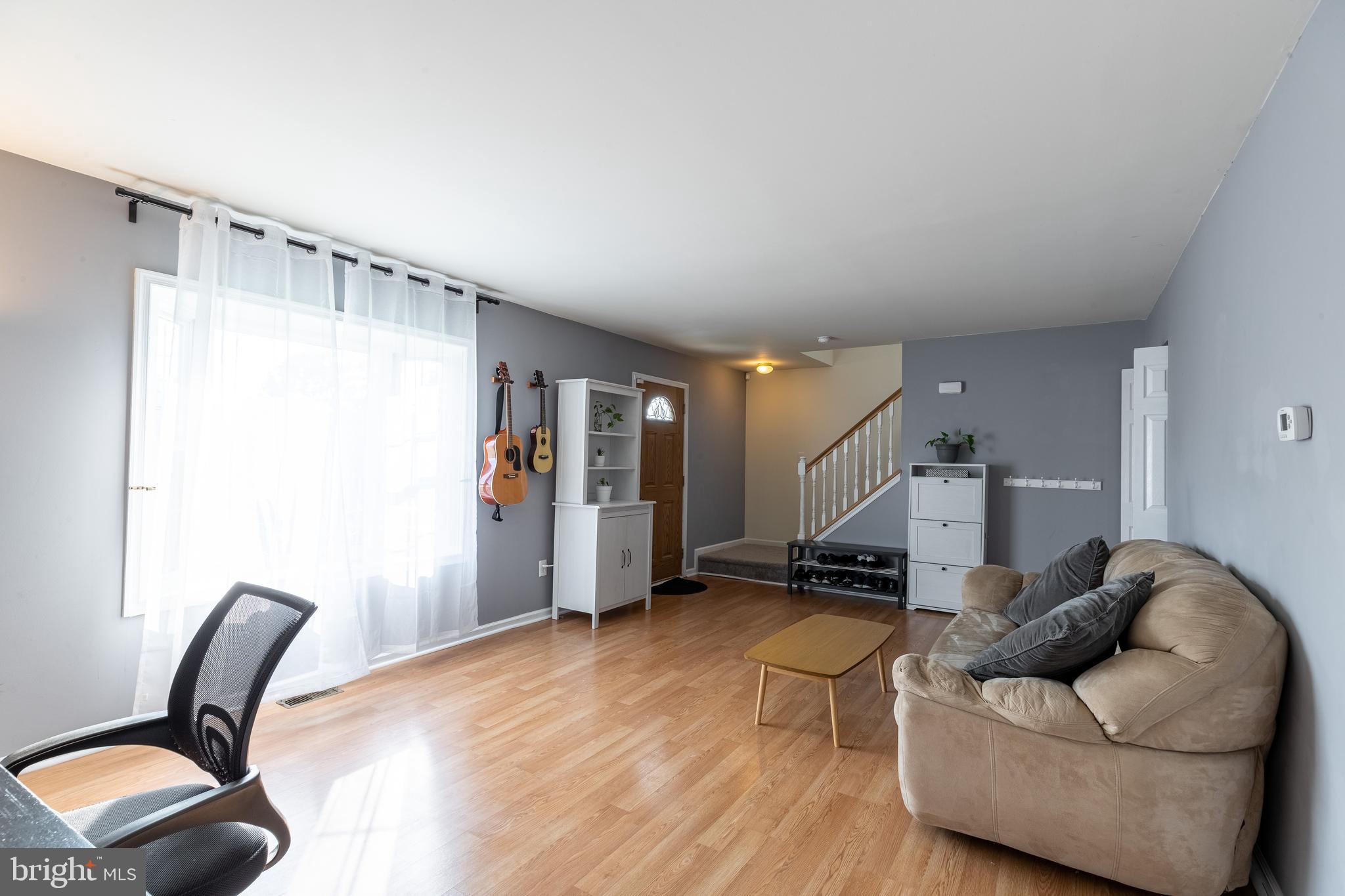 1026 Crystle Road Aston, PA 19014 - Photo 8 of 38 Living room