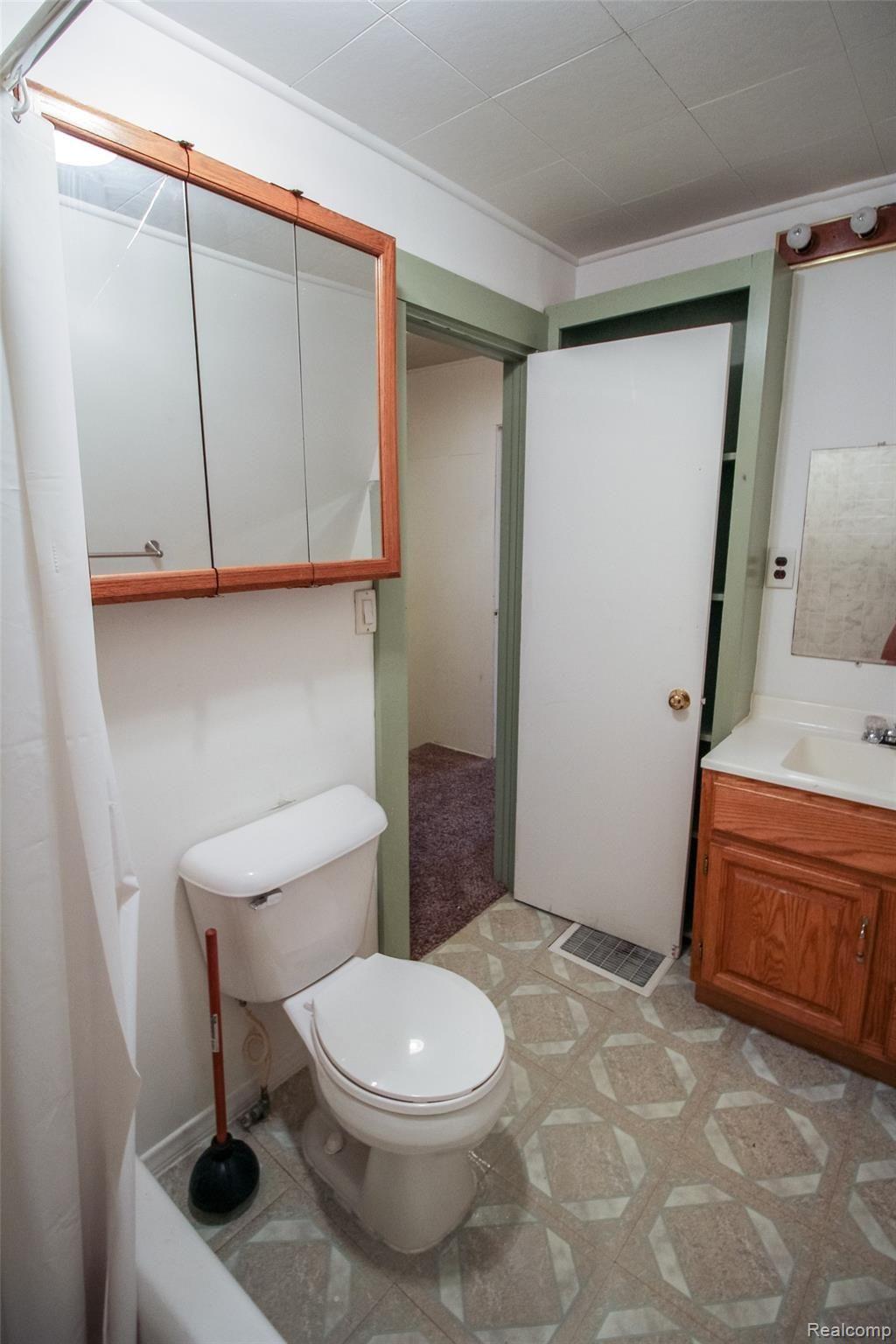 8517 North Seymour Road Flushing, MI 48433 - Photo 23 of 26 23.JPG