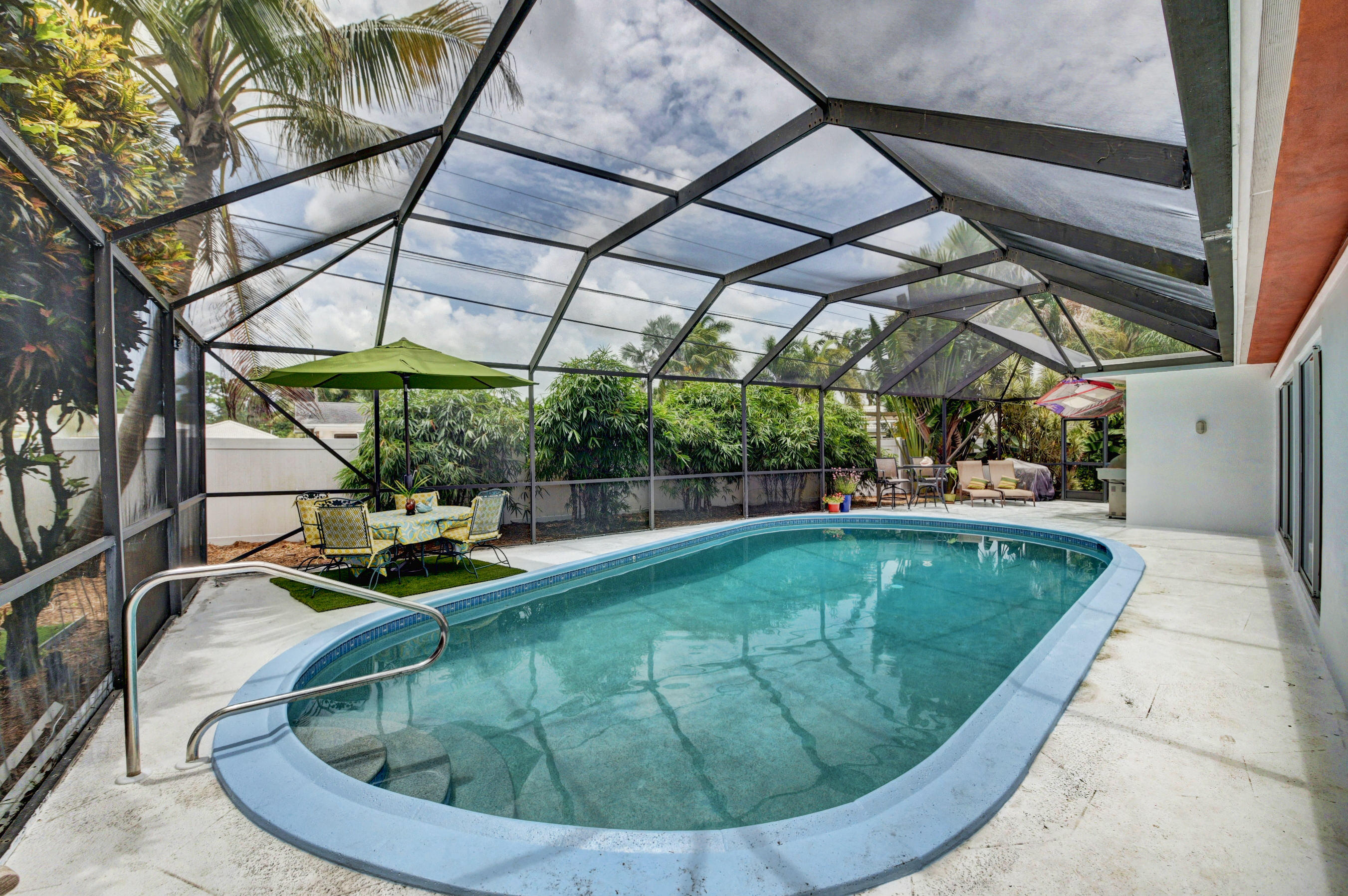 2042 Bonnie Street Boca Raton, FL 33486 - Photo 38 of 43 Pool