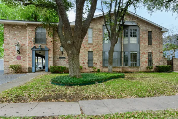 $109,000 | 215 West Mistletoe Avenue, Unit E, San Antonio, TX 78212