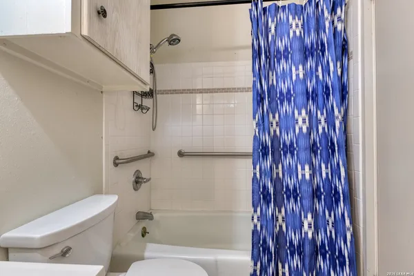 $109,000 | 215 West Mistletoe Avenue, Unit E, San Antonio, TX 78212