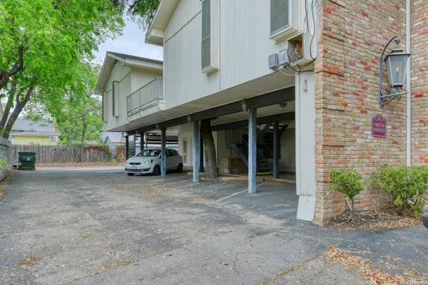 $109,000 | 215 West Mistletoe Avenue, Unit E, San Antonio, TX 78212