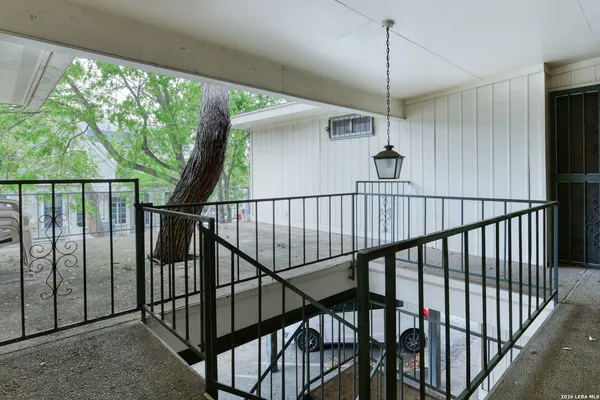 $109,000 | 215 West Mistletoe Avenue, Unit E, San Antonio, TX 78212