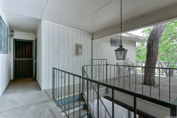 $109,000 | 215 West Mistletoe Avenue, Unit E, San Antonio, TX 78212